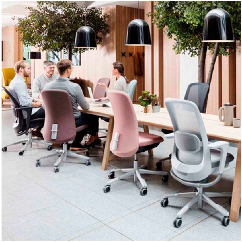 Bürostühle in einladendem Interieur und in vielen coolen farben
