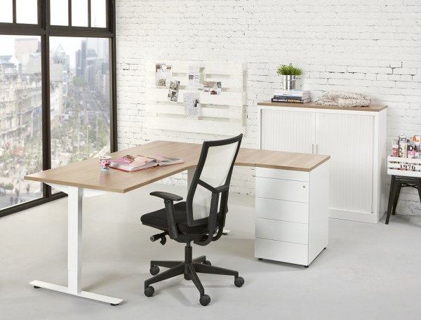Schreibtisch T-Fuss L-Form Winkeltischplatte Modell TEEZZ