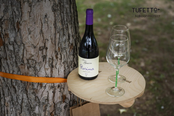 Tree Hugger Tisch aus Birkensperrholz – mobil & baumhängend